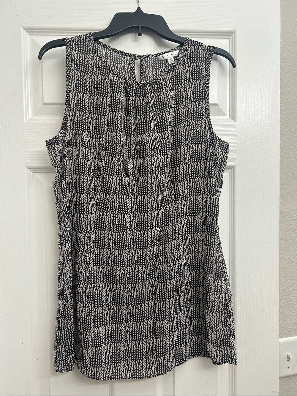 CAbi Black & White Sleeveless Printed Shell